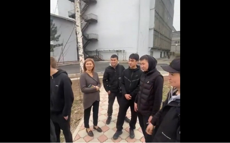 Успешная акция "Жашыл Мурас": Мероприятие по посадке деревьев на территории университета